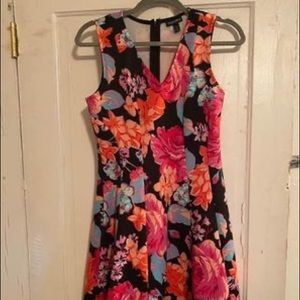 Women’s roz&ali dress size 4. Black floral with lace